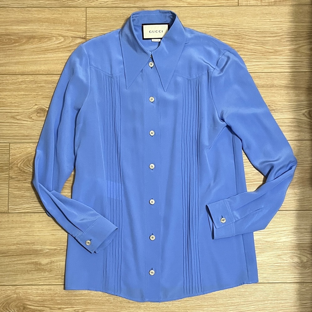 Gucci cornflower blue silk blouse dagger collar